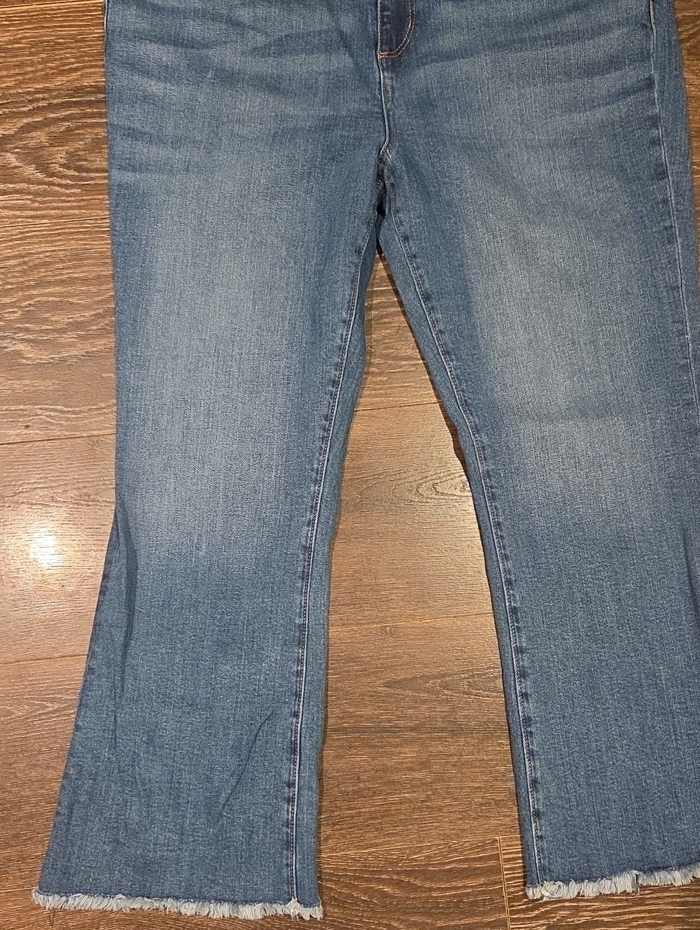 ❤️ ANN TAYLOR LOFT OUTLET HIGH RISE CROP FLARE JEANS, 16 (33) - Picture 4 of 9